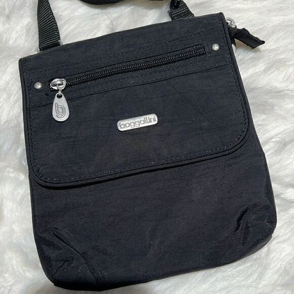 Baggallini Black Small Crossbody Purse B90 - Picture 3 of 8